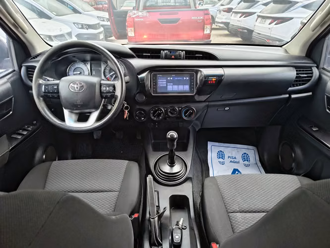 TOYOTA HILUX 2023 - Imagen 16