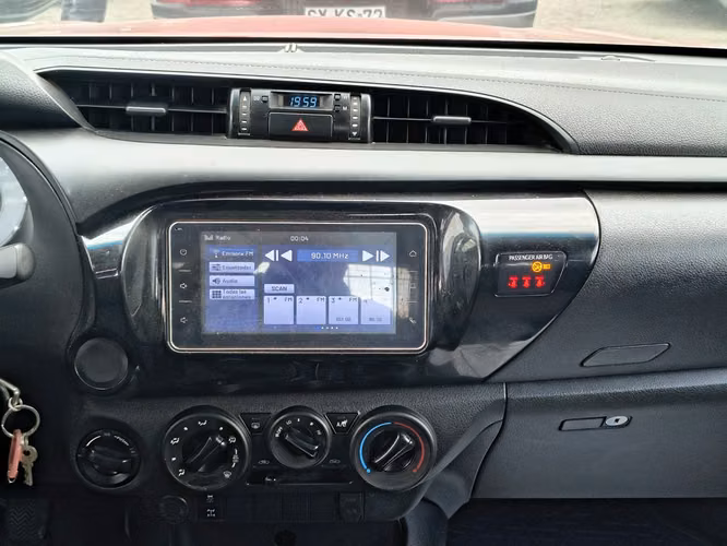 TOYOTA HILUX 2023 - Imagen 17