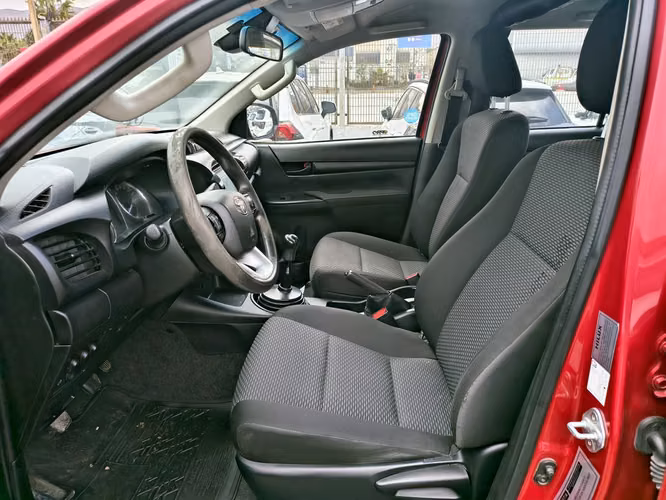 TOYOTA HILUX 2023 - Imagen 10