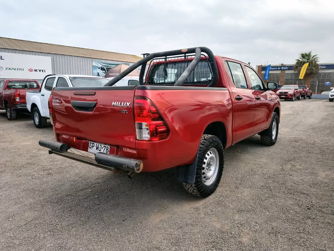 TOYOTA HILUX 2023 - Imagen 7