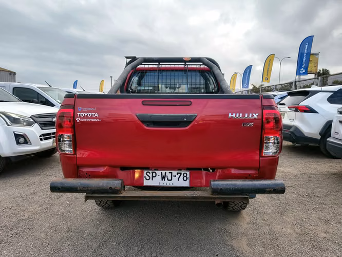 TOYOTA HILUX 2023 - Imagen 6
