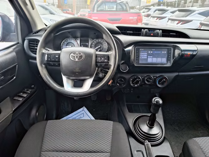 TOYOTA HILUX 2023 - Imagen 12