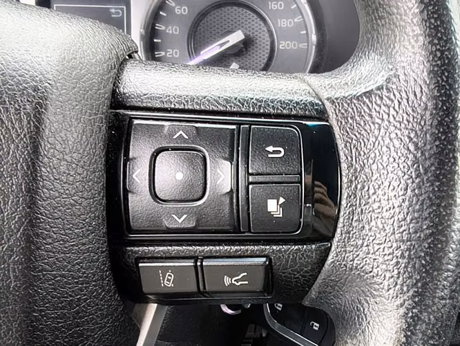 TOYOTA HILUX 2023 - Imagen 15