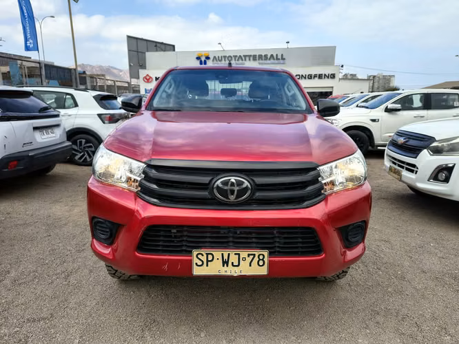 TOYOTA HILUX 2023 - Imagen 2