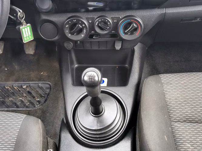 TOYOTA HILUX 2023 - Imagen 18