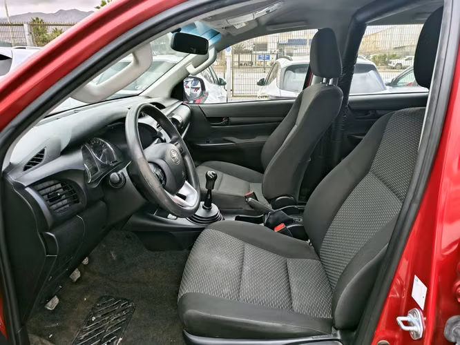 TOYOTA HILUX 2023 - Imagen 10