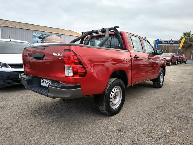 TOYOTA HILUX 2023 - Imagen 7
