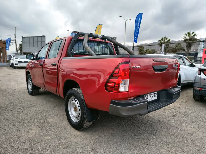 TOYOTA HILUX 2023 - Imagen 5