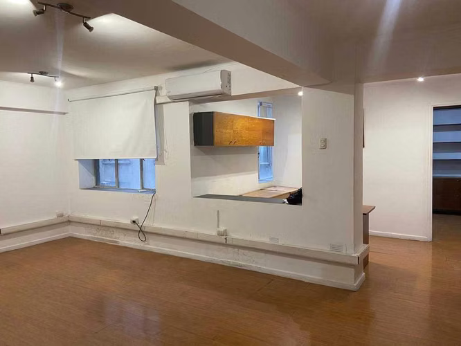 Oficina de 80m2 en venta en Huerfanos (178214)