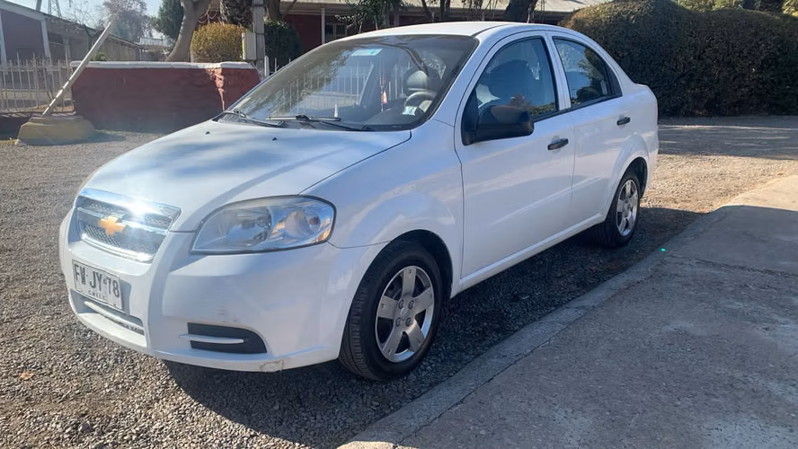 Chevrolet Aveo LS 1.4 año 2013, transmisión mecánica, en muy buen estado.