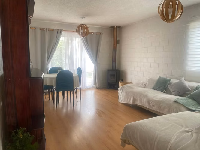 Vende casa en Condominio, luminosa, excelente cone