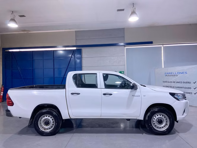 HILUX DX 4X4 TCJC18-SANTIAGO