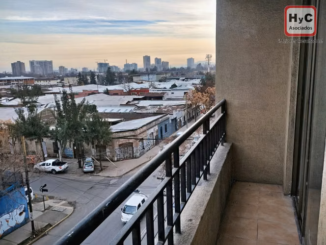 Arriendo depto. 2D y 1B recién remodelado. Cercano a todos los servicios y gran conectividad. - Imagen 4
