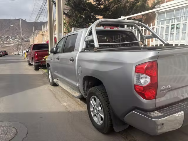Vendo Camioneta Toyota Tundra