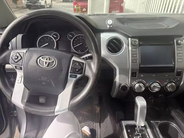 Vendo Camioneta Toyota Tundra