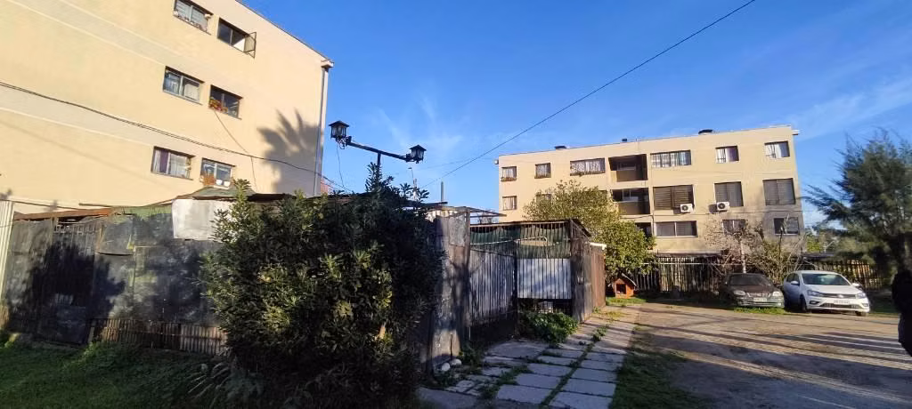 Se vende departamento frente al metro pajaritos