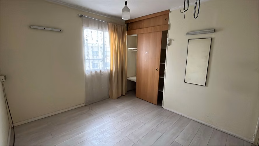 Se vende departamento frente al metro pajaritos