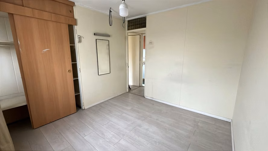 Se vende departamento frente al metro pajaritos