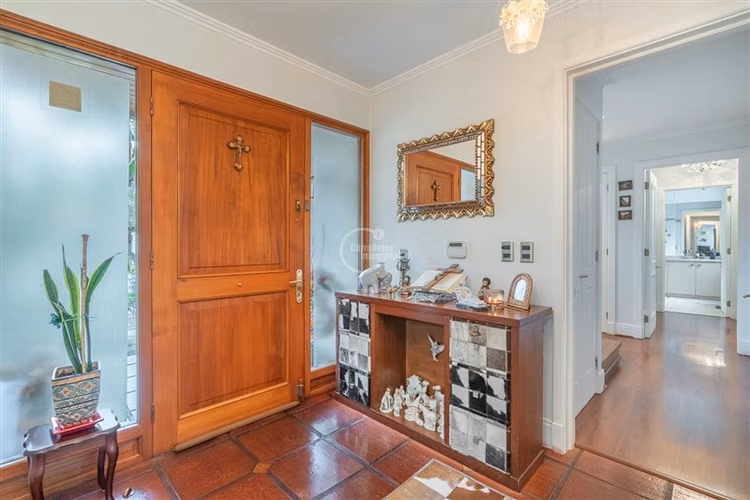 Casa en venta de 6 dorm. en Colina