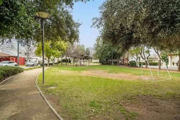 Casa en venta de 6 dorm. en Colina
