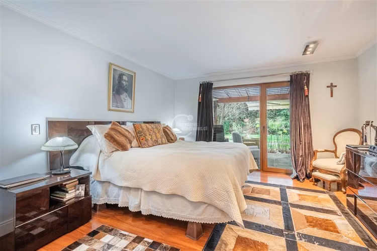 Casa en venta de 6 dorm. en Colina
