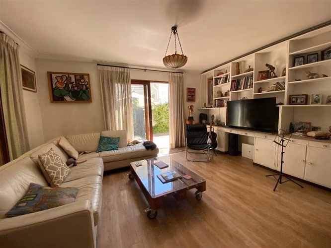 Casa en arriendo de 5 dorm. en Las Condes