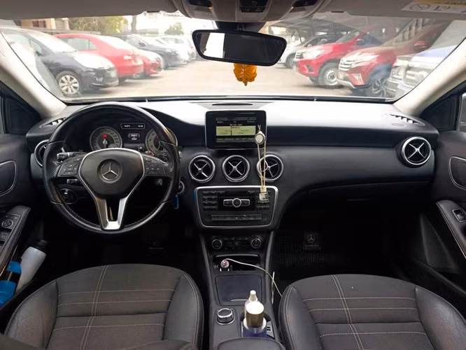 MERCEDES BENZ A 200 BLUEEFFICIENCY AT - 2015 | 2574 - Imagen 11