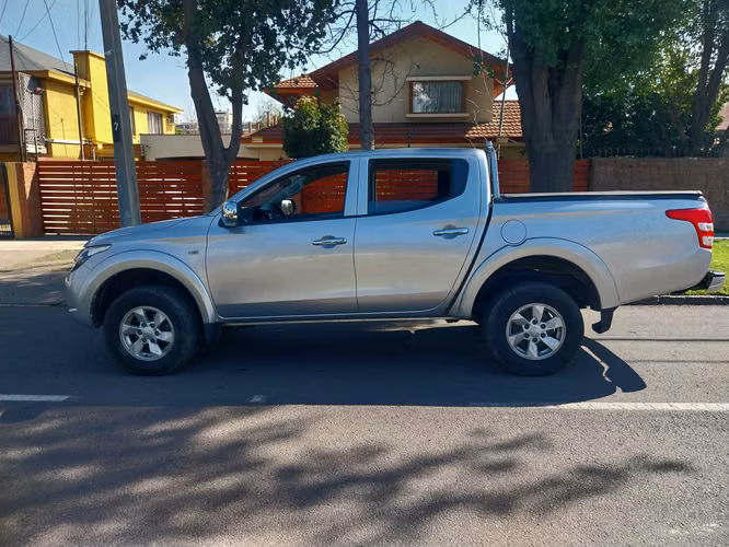 MITSUBISHI L200 KATANA CRT 4X4 DIESEL 2019 2.4CC , Unico Dueño, - Imagen 7