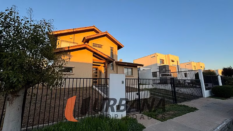 Casa ARRIENDO CASA LOTEO LA RESERVA DE CERRO GRANDE