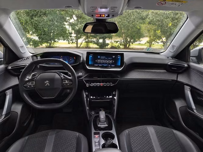 PEUGEOT 2008 ALLURE 1.2 AUT - 2021 | 2571 - Imagen 13