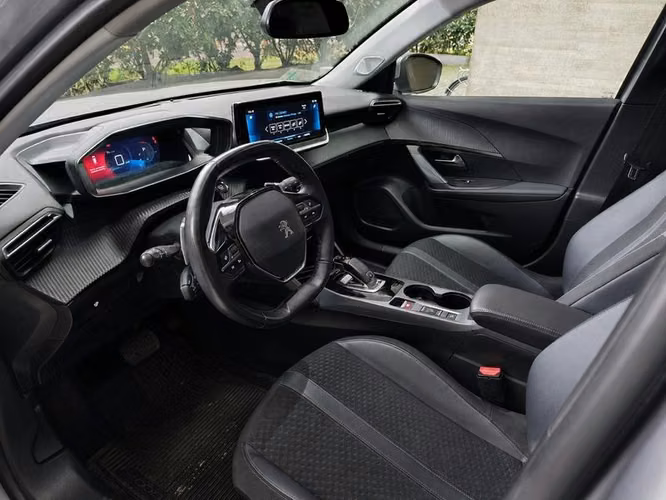 PEUGEOT 2008 ALLURE 1.2 AUT - 2021 | 2571 - Imagen 14