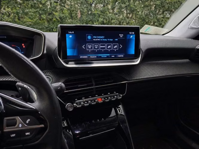 PEUGEOT 2008 ALLURE 1.2 AUT - 2021 | 2571 - Imagen 16