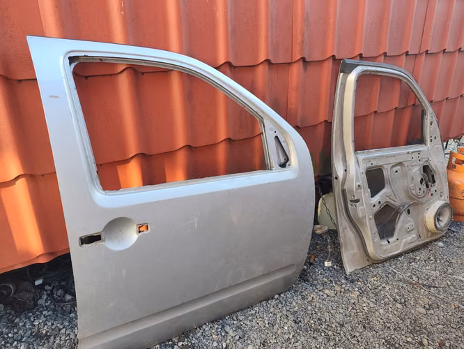 Puertas Delanteras Nissan Navara Piloto / Copiloto