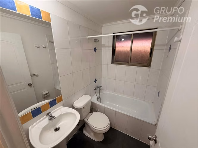 Casa en arriendo de 3D 2B SE Piscina en Ayres de chicureo