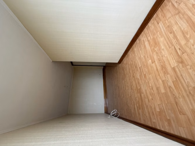 VENTA HERMOSO DETPO EN MIRADOR DE REÑACA 2 D 1 B S/ESTACIONAMIENTO