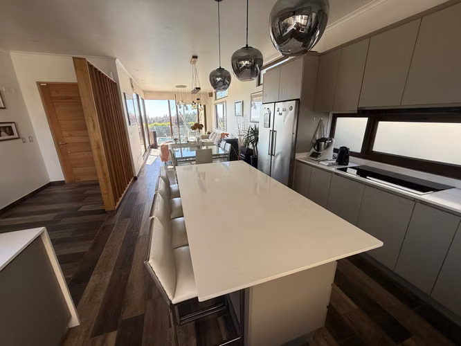 Hermosa Casa En Condominio Residencial De Concón