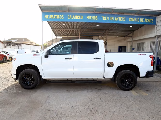 CHEVROLET SILVERADO 2022