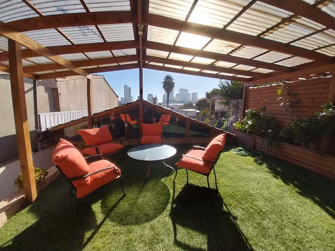 Casa en venta remodelada Santa Inés con Local comercial arrendado 5 dormitorios