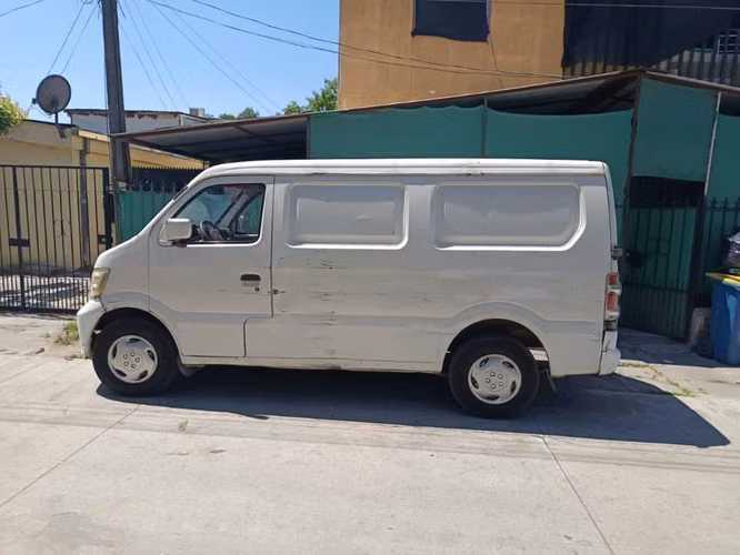 Changan Cm10. Económica