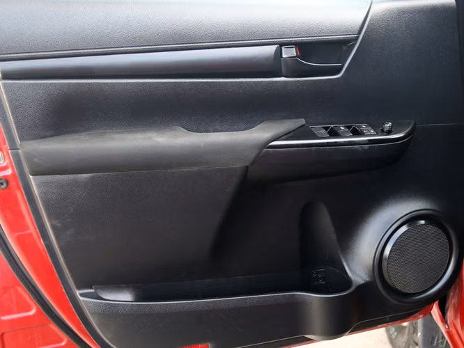 TOYOTA HILUX 2023