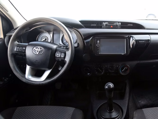TOYOTA HILUX 2023