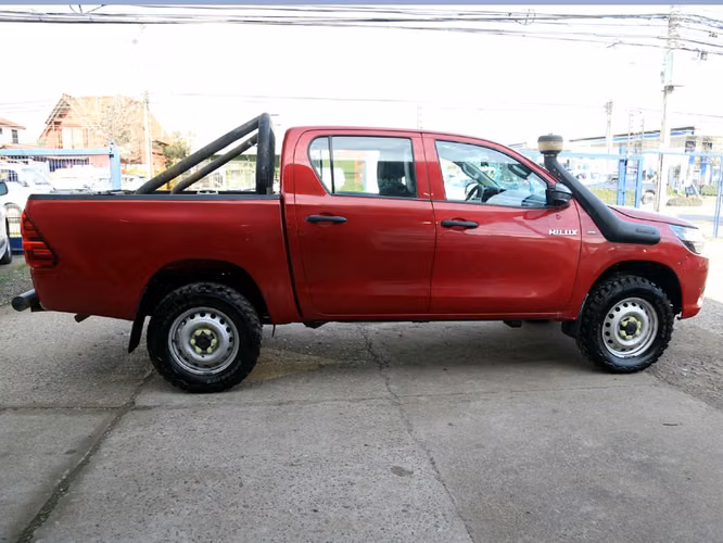 TOYOTA HILUX 2023