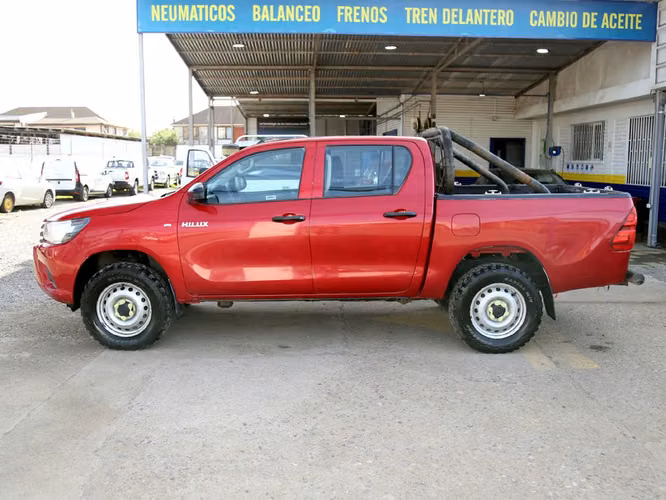 TOYOTA HILUX 2023