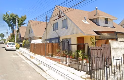 Agradable casa en calle Caiti, los Pinos