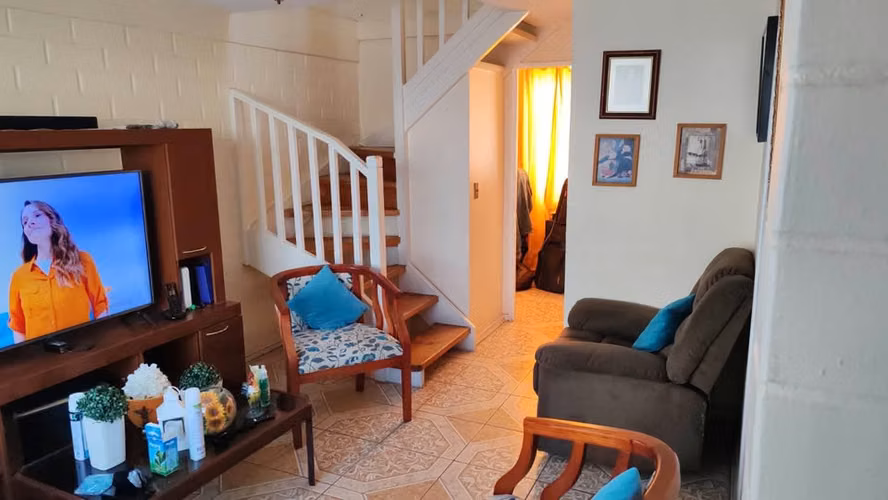 Agradable casa en calle Caiti, los Pinos