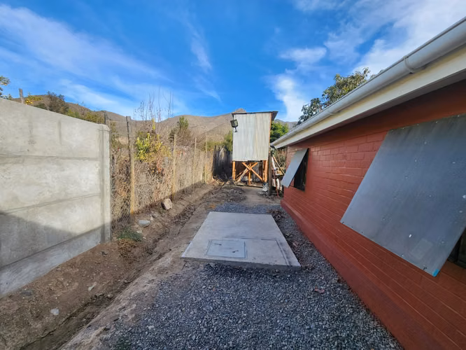 SE VENDE HERMOSA Y AMPLIA CASA CON SITIO EN LA HIGUERILLA, SALAMANCA