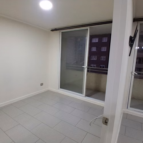 Arriendo departamento  1 hab 1 baño  con bodega frente metro Nubles .Celia Solis 87