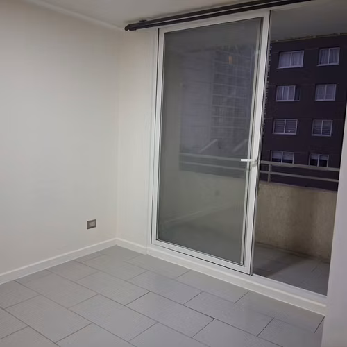 Arriendo departamento  1 hab 1 baño  con bodega frente metro Nubles .Celia Solis 87