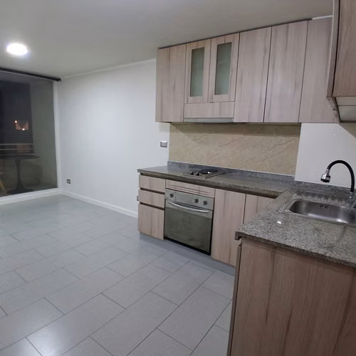 Arriendo departamento  1 hab 1 baño  con bodega frente metro Nubles .Celia Solis 87