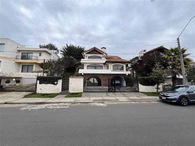 Casa en venta 375 m2 en 745 de terr piscina Concón Montemar - Imagen 4